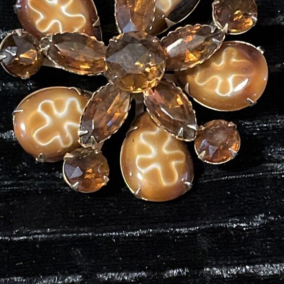 Vintage 1950s 1960s Amber Glass Stone Flower Shaped Brooch Pin MCM 1.75” - Picture 3 of 5